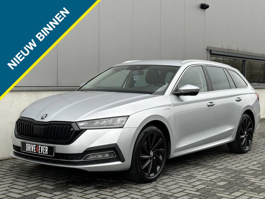 Skoda Octavia Combi 1.4 TSI iV PHEV | 204 PK | Carplay | Sta, Auto's, Skoda, Automaat, Stof, Gebruikt, Zwart