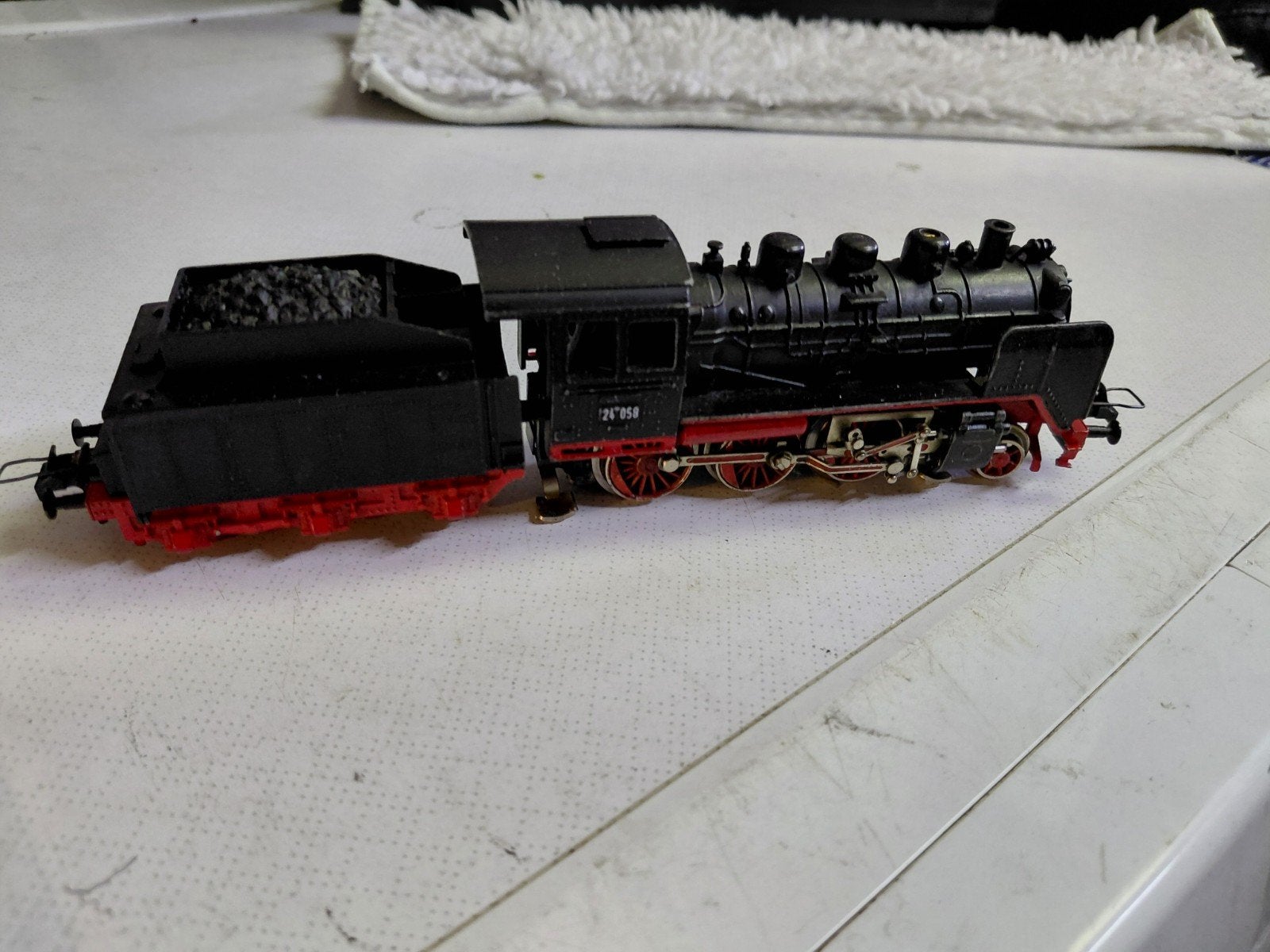 Trix express loc br24 nr2202, Hobby en Vrije tijd, Modeltreinen | H0, Gebruikt, Trix, Ophalen of Verzenden, Gelijkstroom