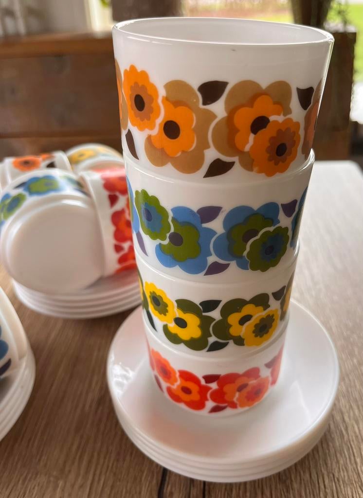 Arcopal lotus kopjes en schotels, Huis en Inrichting, Keuken | Servies, Ophalen of Verzenden, Overige stijlen, Kop(pen) en/of Schotel(s)