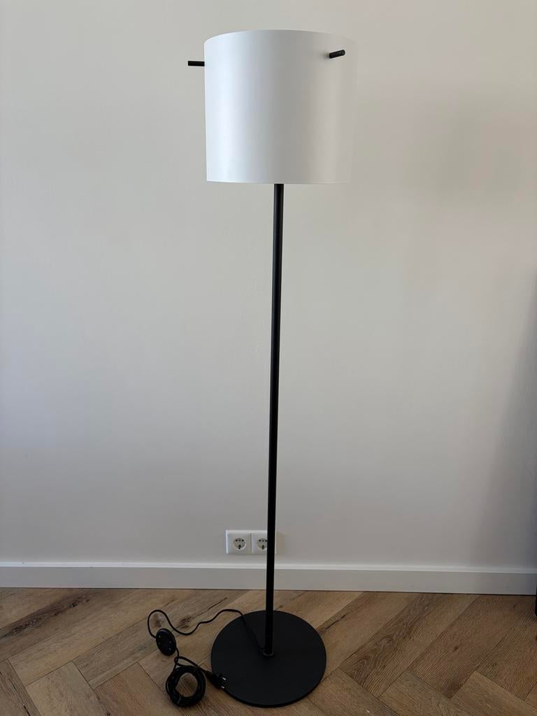 Frandsen FM 1954 Floor Lamp - Matt White - New in Box, Ophalen of Verzenden, Zo goed als nieuw, Metaal, 150 tot 200 cm
