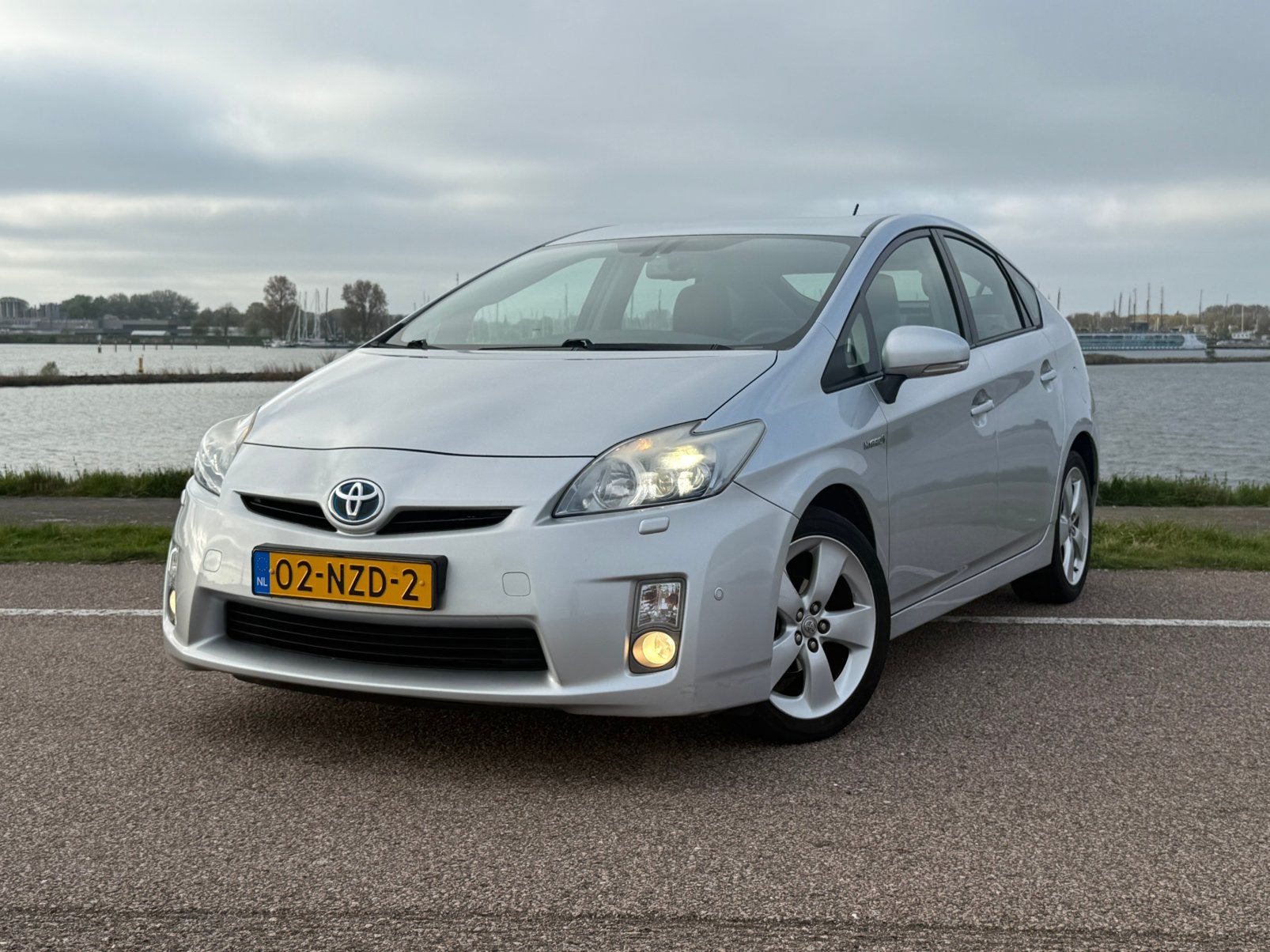 Toyota Prius 1.8 Full Hybrid 136PK Aut 2009 Grijs, Auto's, Toyota, 1345 kg, 4 cilinders, Prius, 25 km/l