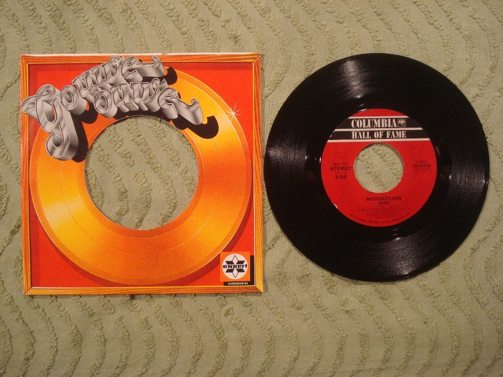 The Manhattans 7" Vinyl Single: ‘Kiss and say goodbye’ (USA), Ophalen of Verzenden, Zo goed als nieuw, 7 inch, R&B en Soul