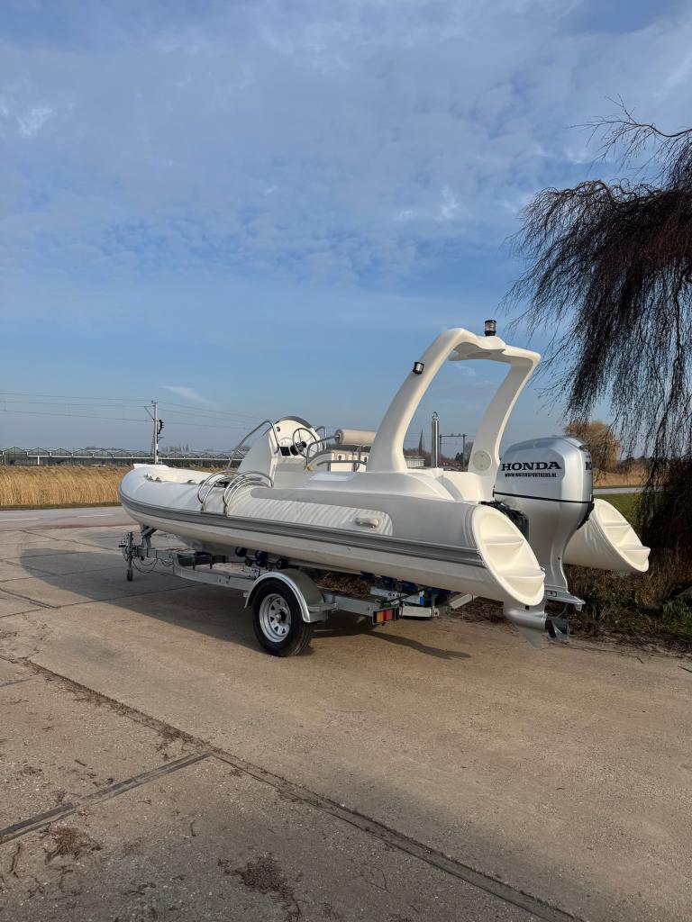 RIB 5,80 m1 100 PK Honda, Watersport en Boten, Rubberboten, Zo goed als nieuw, Overige materialen, Benzine, Ophalen