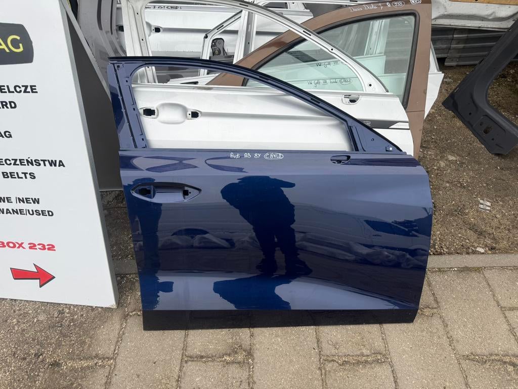 Audi a3 8y Portier rechts voor deur, Ophalen of Verzenden