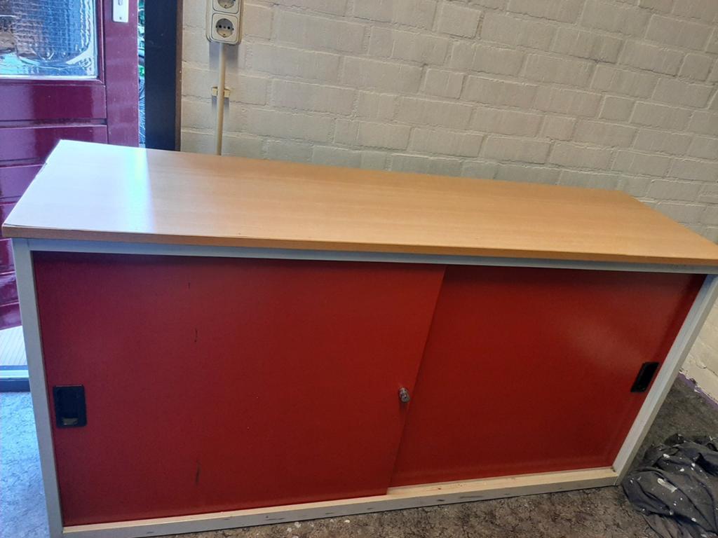 GRATIS Stellingkast met schuifdeuren, Ophalen, Gebruikt