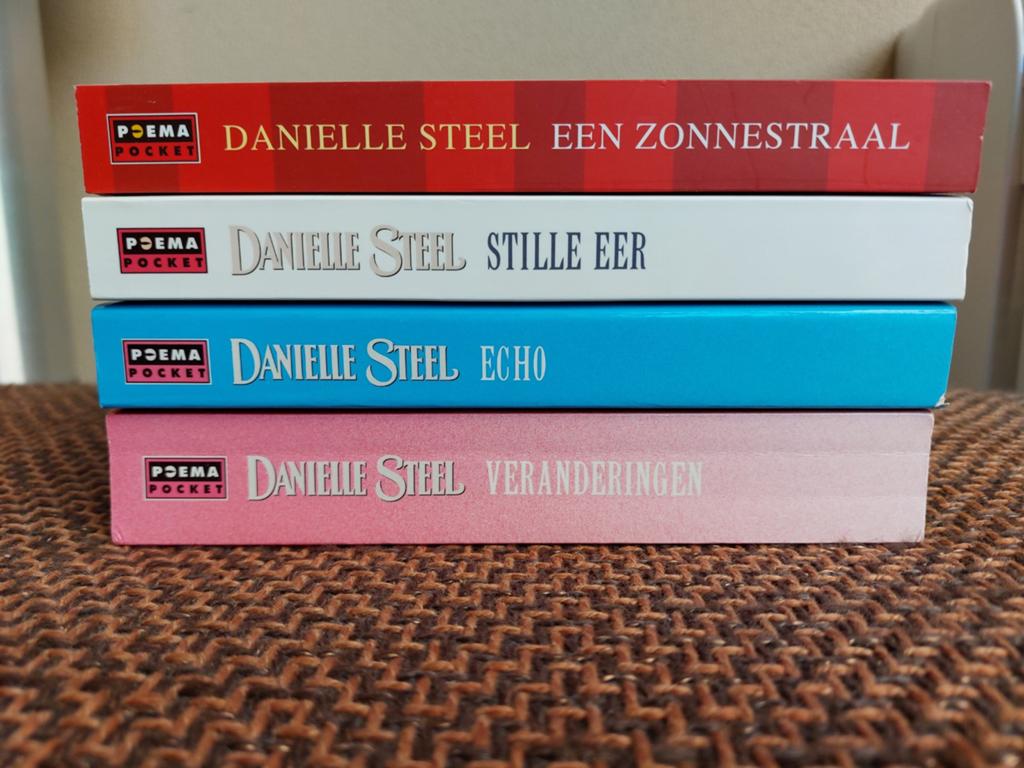 4 Danielle Steel: Een Zonnestraal, Stille Eer, Echo, Verand, Ophalen of Verzenden, Gelezen, Danielle Steel, Nederland