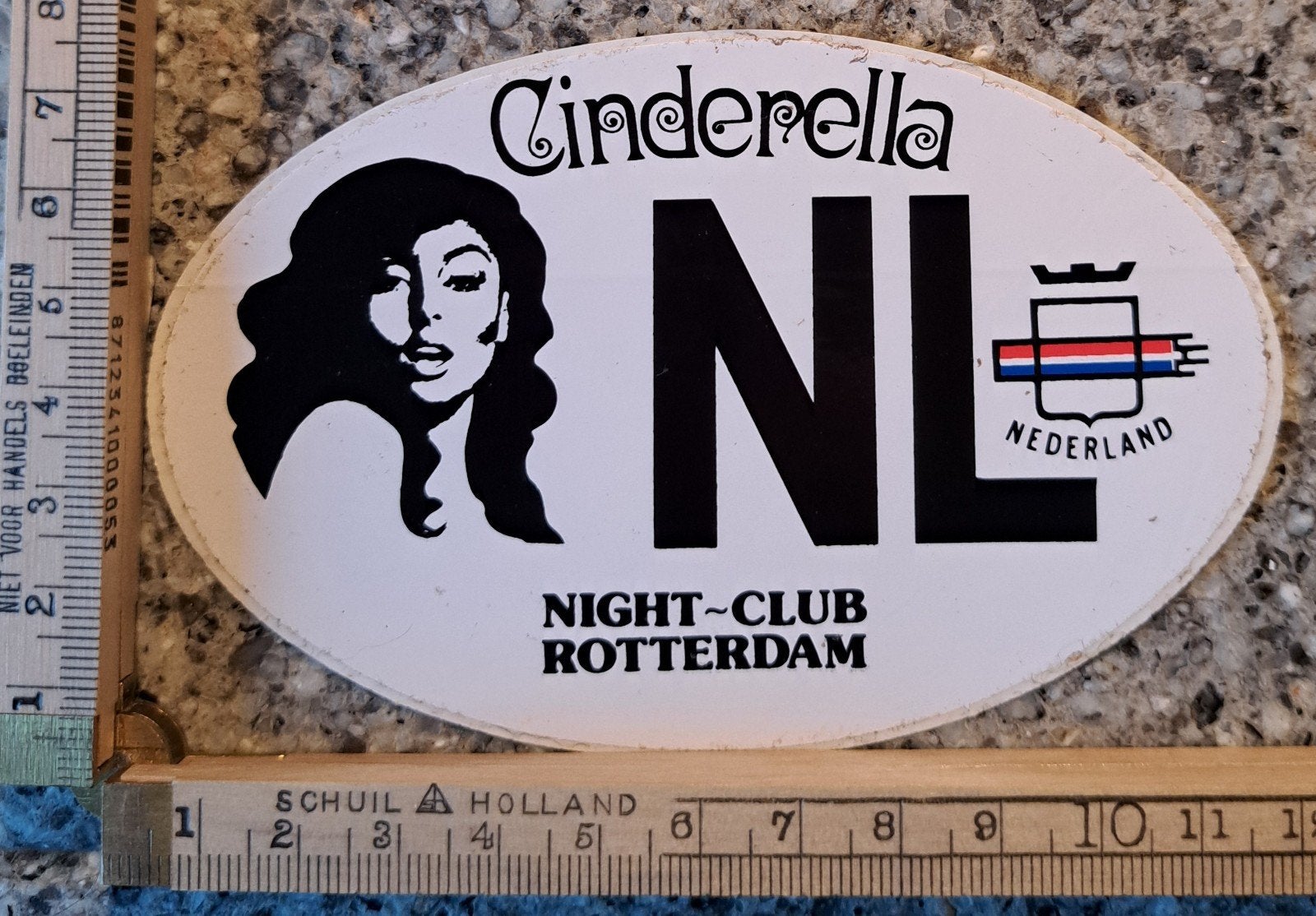 vintage sticker NL Cinderella night club Rotterdam, Ophalen of Verzenden, Zo goed als nieuw, Bedrijf of Vereniging