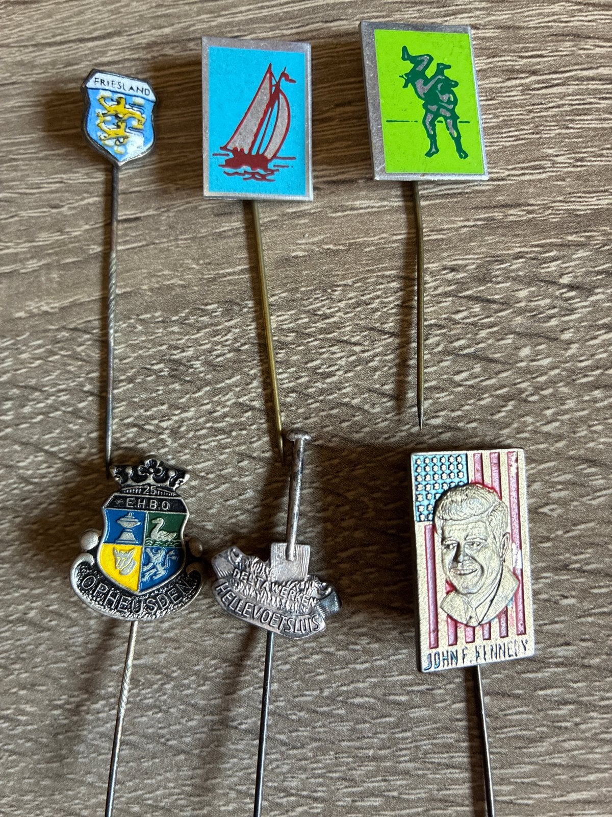 Set van 6 vintage reversspeldjes/pins, diverse onderwerpen, Ophalen of Verzenden, Gebruikt, Stad of Land, Speldje of Pin