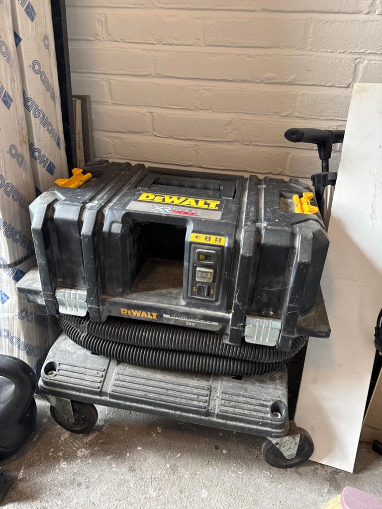 Dewalt XR FlexVolt Accu Stofzuiger op Tstak Trolley, Ophalen, Gebruikt, Waterstofzuiger