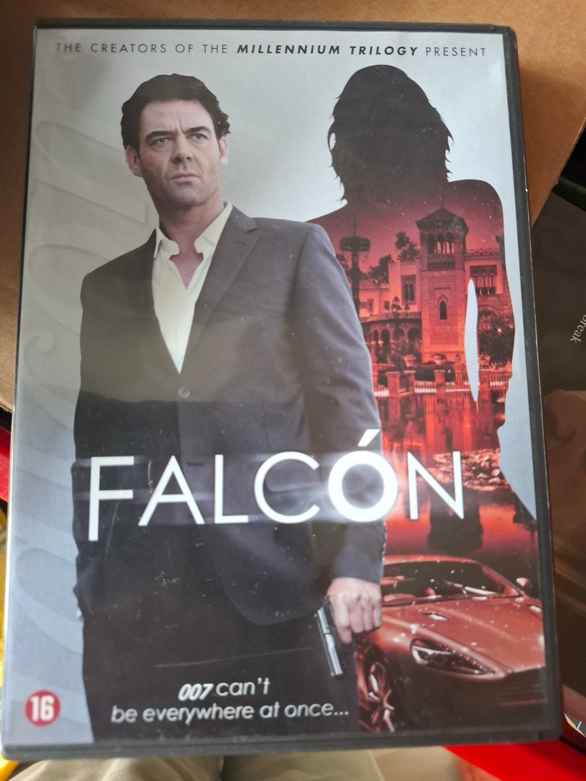 falcon, Alle leeftijden, Ophalen of Verzenden, Zo goed als nieuw, Actiethriller