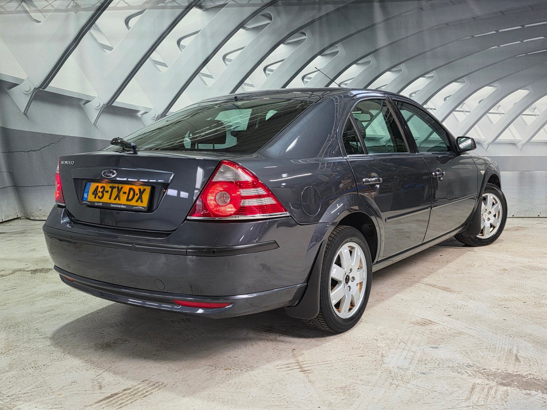Ford Mondeo 1.8-16V Platinum, Auto's, Ford, 125 pk, Gebruikt, 4 cilinders, Mondeo