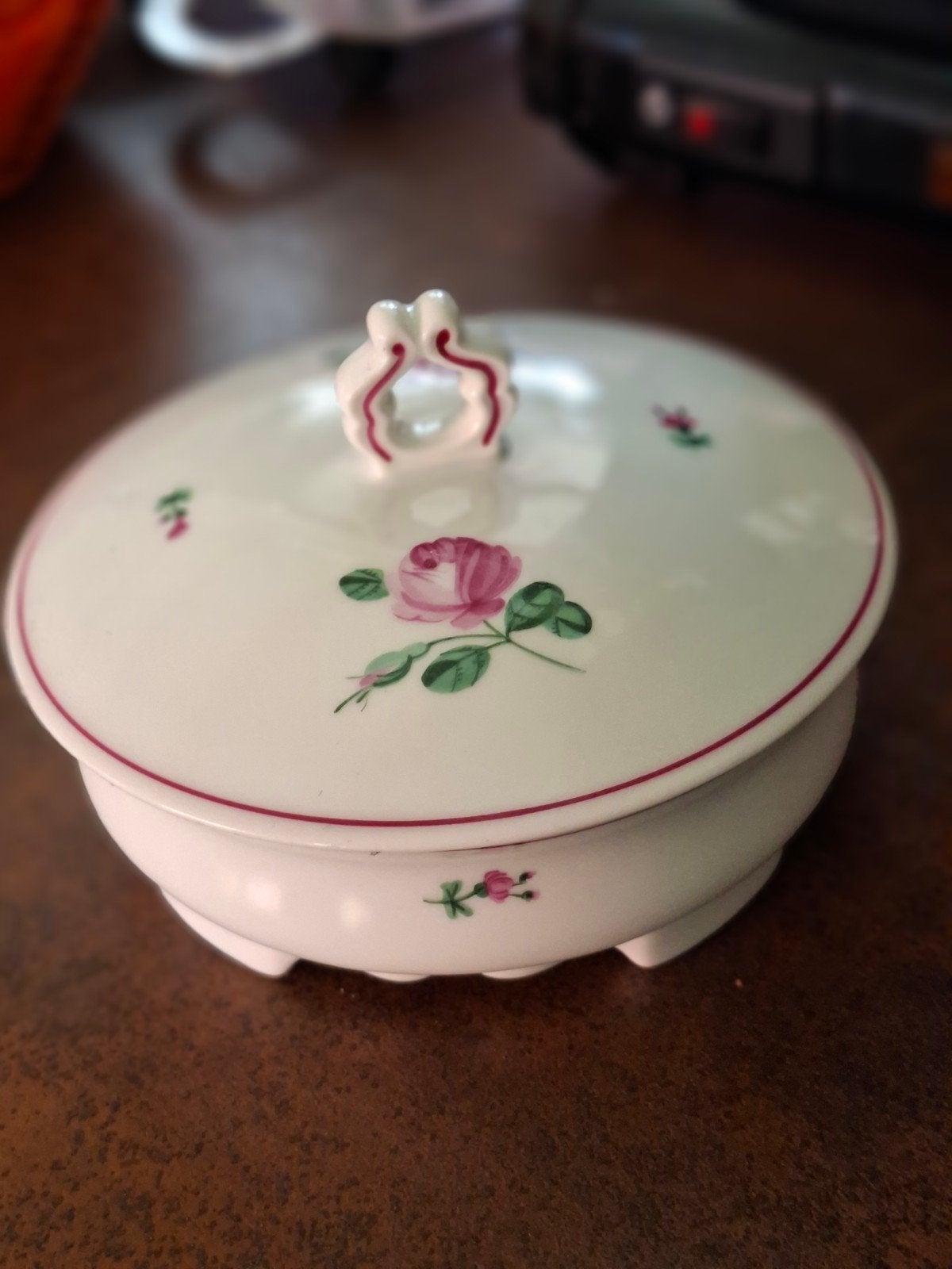 Augarten Bonbonnière met Roosdecor - 13 cm, Antiek en Kunst, Ophalen of Verzenden