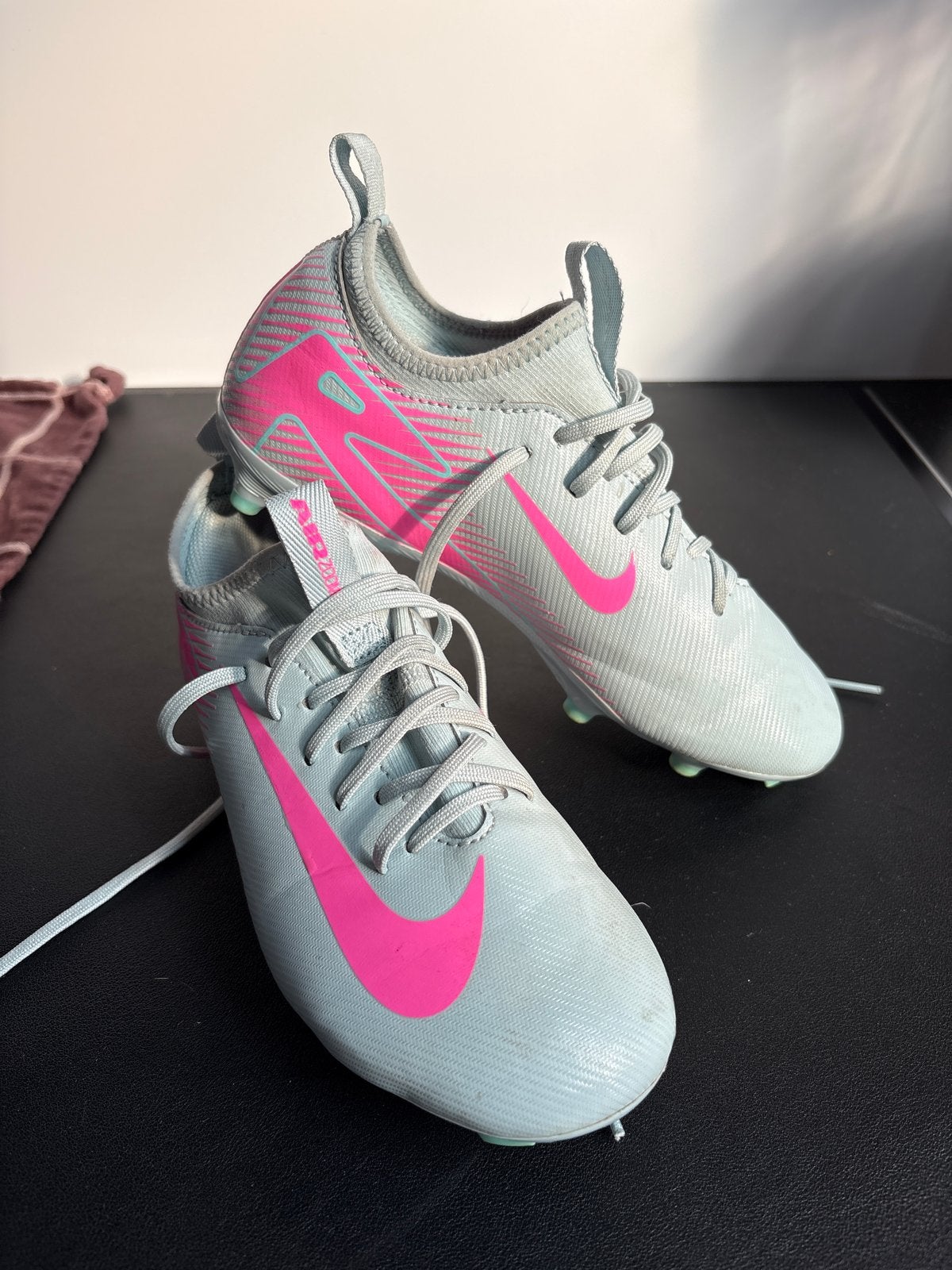 Nike Mercurial Voetbalschoenen - Lichtblauw/Roze, Ophalen, Zo goed als nieuw, Schoenen