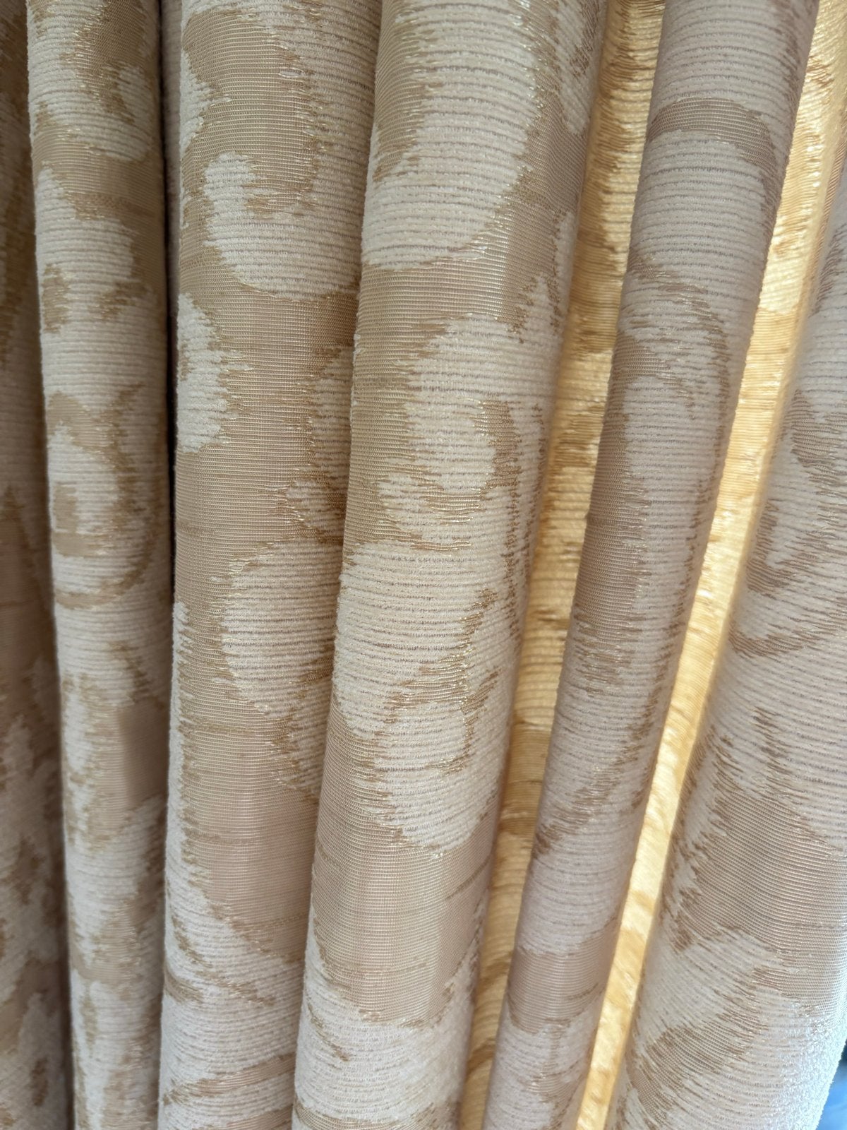 Luxe Beige/Gouden Geweven Gordijnen van Zware Stof, Huis en Inrichting, Stoffering | Gordijnen en Lamellen, Isolerend, Beige, Ophalen of Verzenden