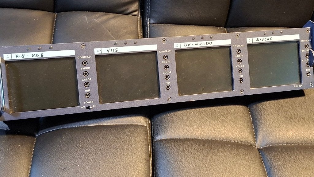 Datavideo 4 voudige monitor, Video switcher/mixer, Ophalen of Verzenden, Gebruikt
