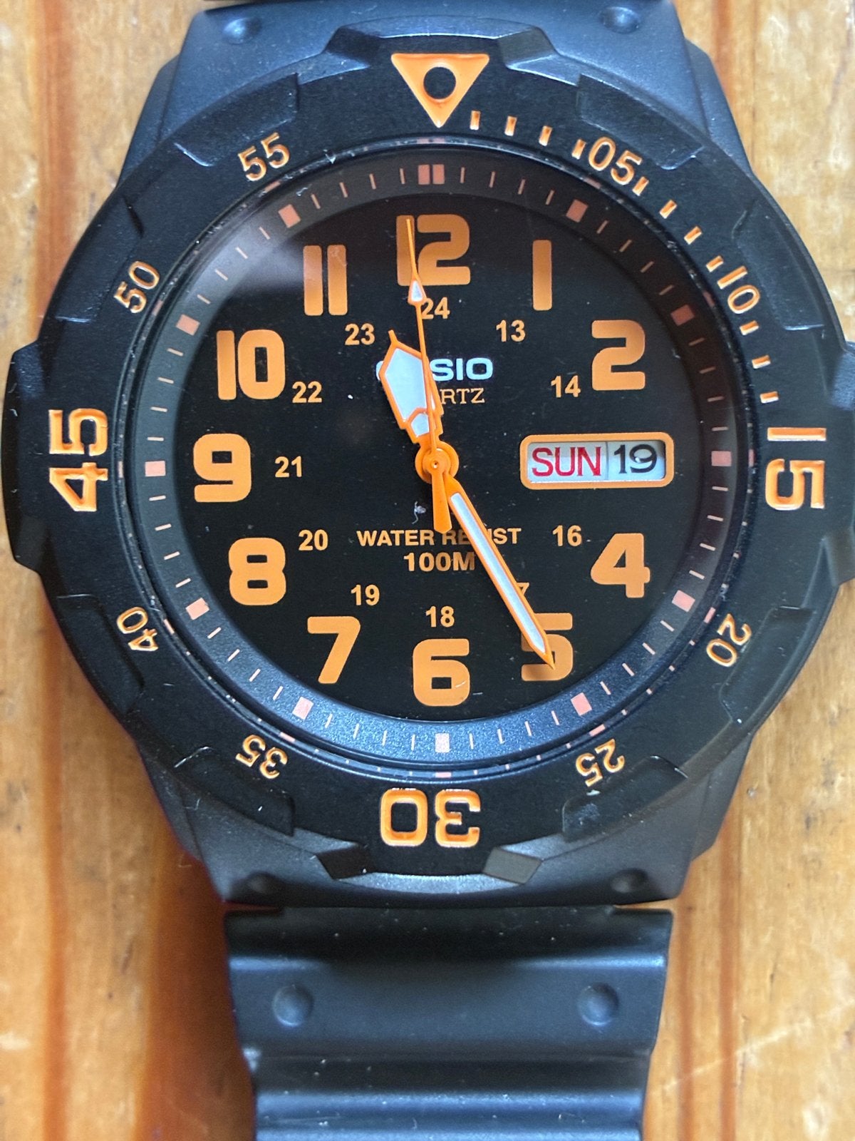 Casio MRW-200H-4BVDF  Zwart/Oranje, Casio, Kunststof, Polshorloge, Kunststof