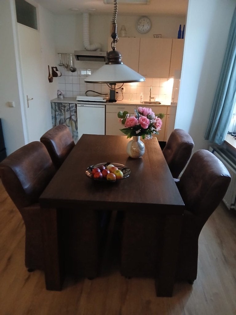 Eettafel + 4 stoelen, Ophalen, Gebruikt, Eikenhout, 50 tot 100 cm
