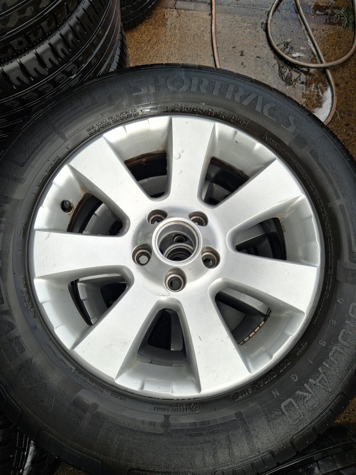 215/65/16 VW Tiguan Velgen met Banden, Auto-onderdelen, Banden en Velgen, 16 inch, Banden en Velgen, Ophalen of Verzenden, Personenwagen