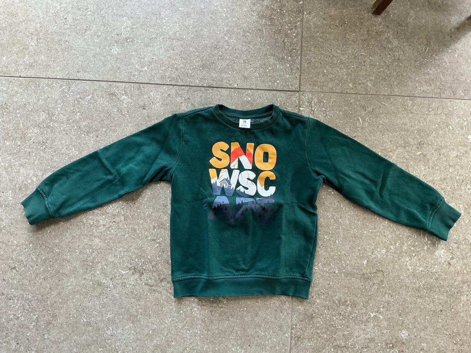 Groene kindersweater HEMA "Snow Scape"-print - 122/128 (KWF), Ophalen of Verzenden, Zo goed als nieuw, Jongen, Nacht- of Onderkleding