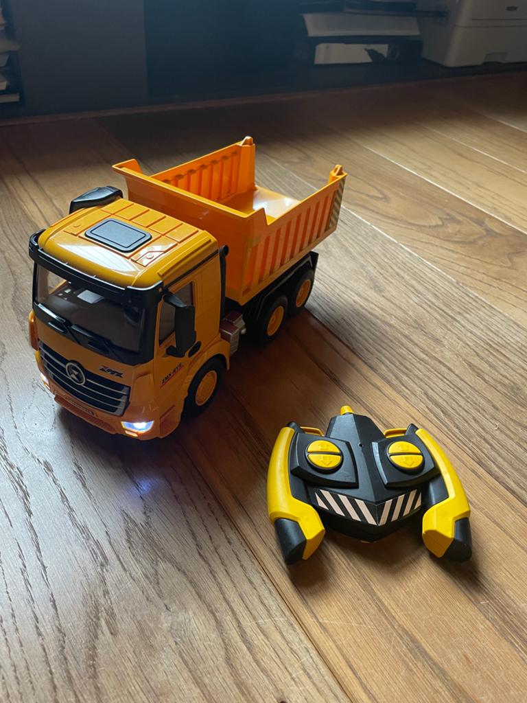Afstandsbestuurbare RC kiepwagen met licht, Hobby en Vrije tijd, Modelbouw | Radiografisch | Auto's, Elektro, Auto offroad, Ophalen of Verzenden
