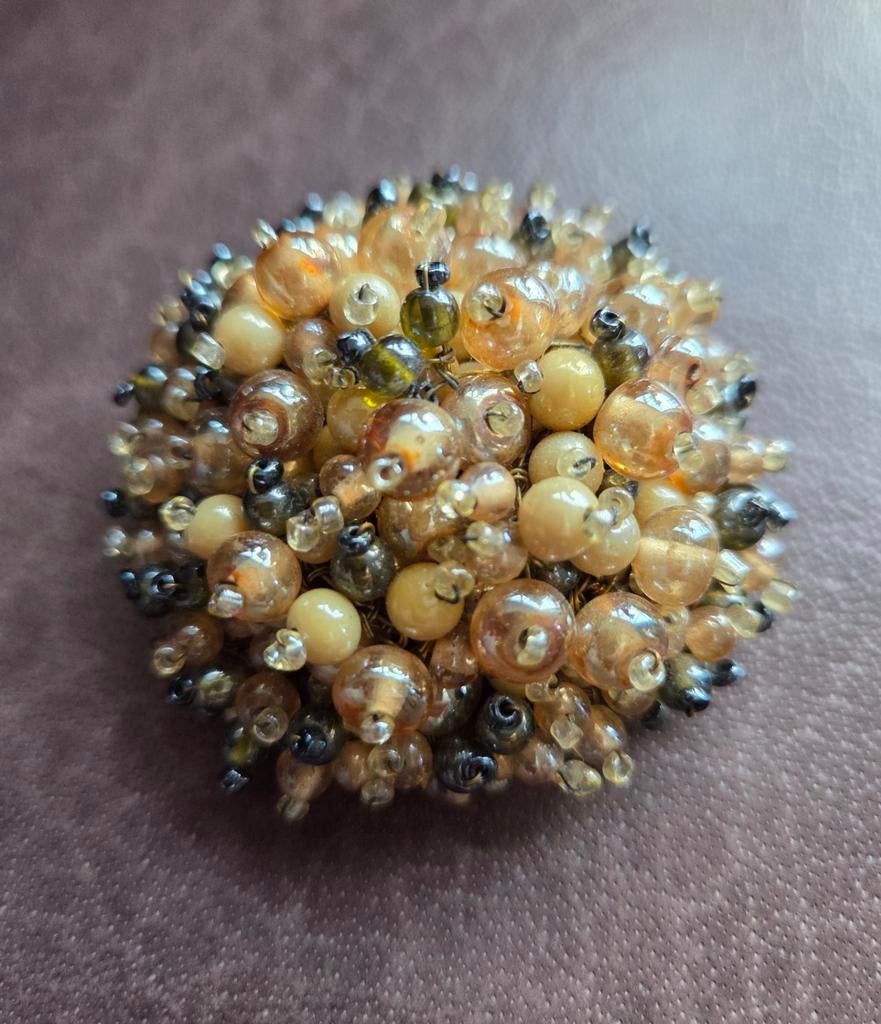 Vintage 60's kralen broche, Ophalen of Verzenden, Gebruikt, Overige materialen