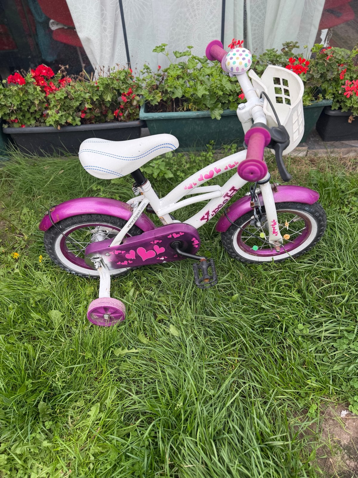 Kinderfiets 12 inch met zijwieltjes en mandje, Fietsen en Brommers, Ophalen, Terugtraprem, Zijwieltjes, Gebruikt