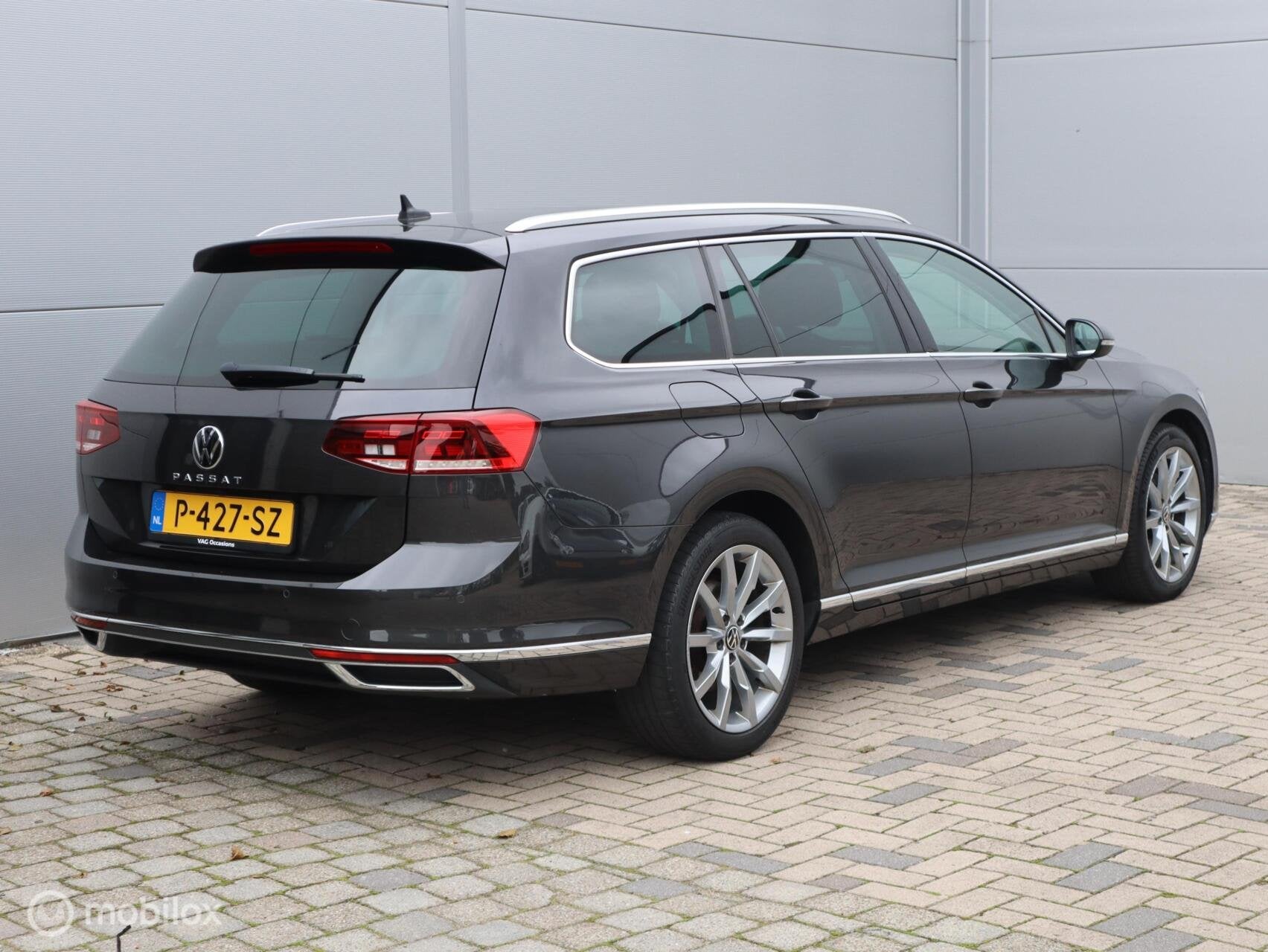 Volkswagen Passat 1.5 TSI Automaat Trekhaak Pano LED Camera, Dealer onderhouden, 4 cilinders, 150 pk, 1379 kg