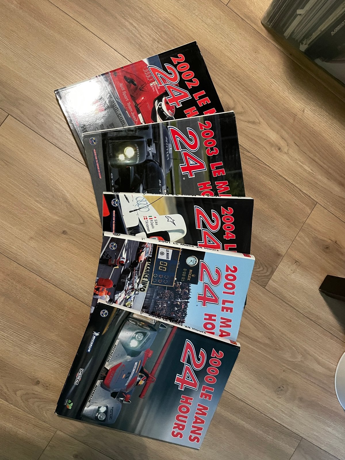 Jaarboeken Le Mans 24 Hours 2000 2001 2002 2003 en 2004, Boeken, Ophalen of Verzenden, Zo goed als nieuw