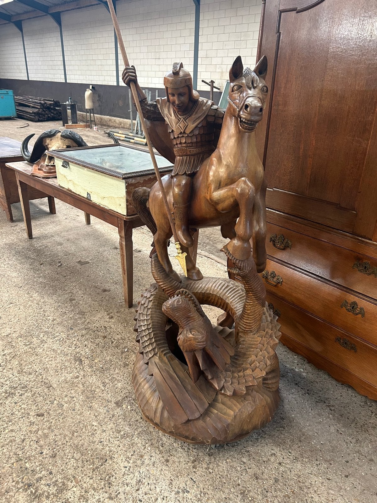 Groot houten beeld: Sint Joris en de Draak, Ophalen of Verzenden, Handgemaakt, 1 meter - 2 meter, Beeld