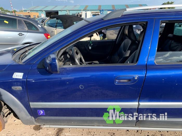 Portier 4Deurs links-voor van een Volvo XC70, Auto-onderdelen, Gebruikt, -, Deur, -