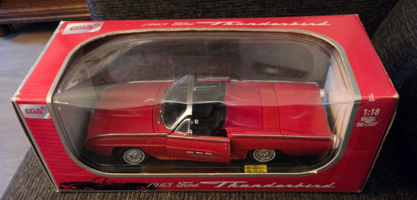 Maisto 1963 Ford Thunderbird 1:18 Die-Cast Model, Ophalen of Verzenden, Nieuw, Maisto