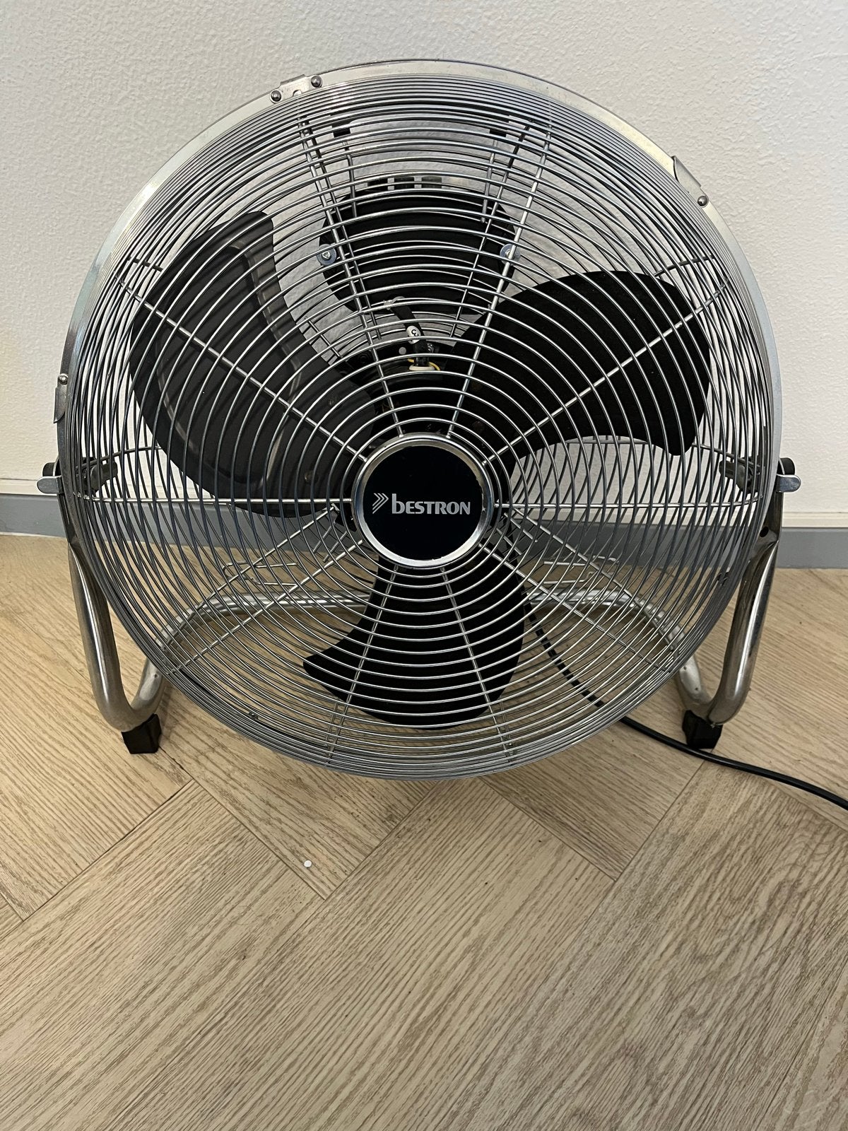 Bestron Vloerventilator - Krachtige en Stijlvolle Koeling, Ophalen of Verzenden, Zo goed als nieuw, Vloerventilator