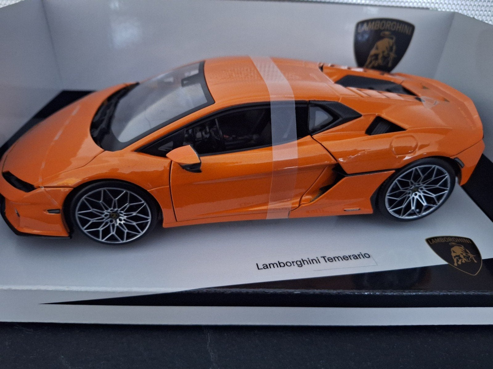 Lamborghini Temario 2025 Schaal 1:18, Auto, Burago, Burago, Nieuw