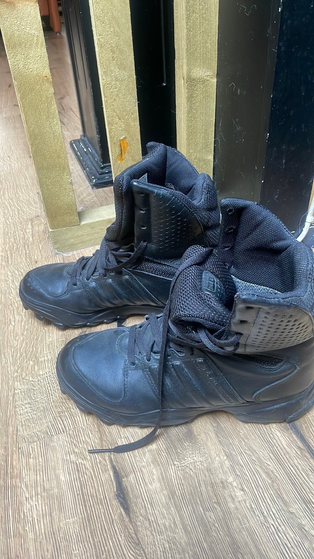 Adidas boots mt 401/2, Ophalen, Zo goed als nieuw, Zwart, Sneakers of Gympen