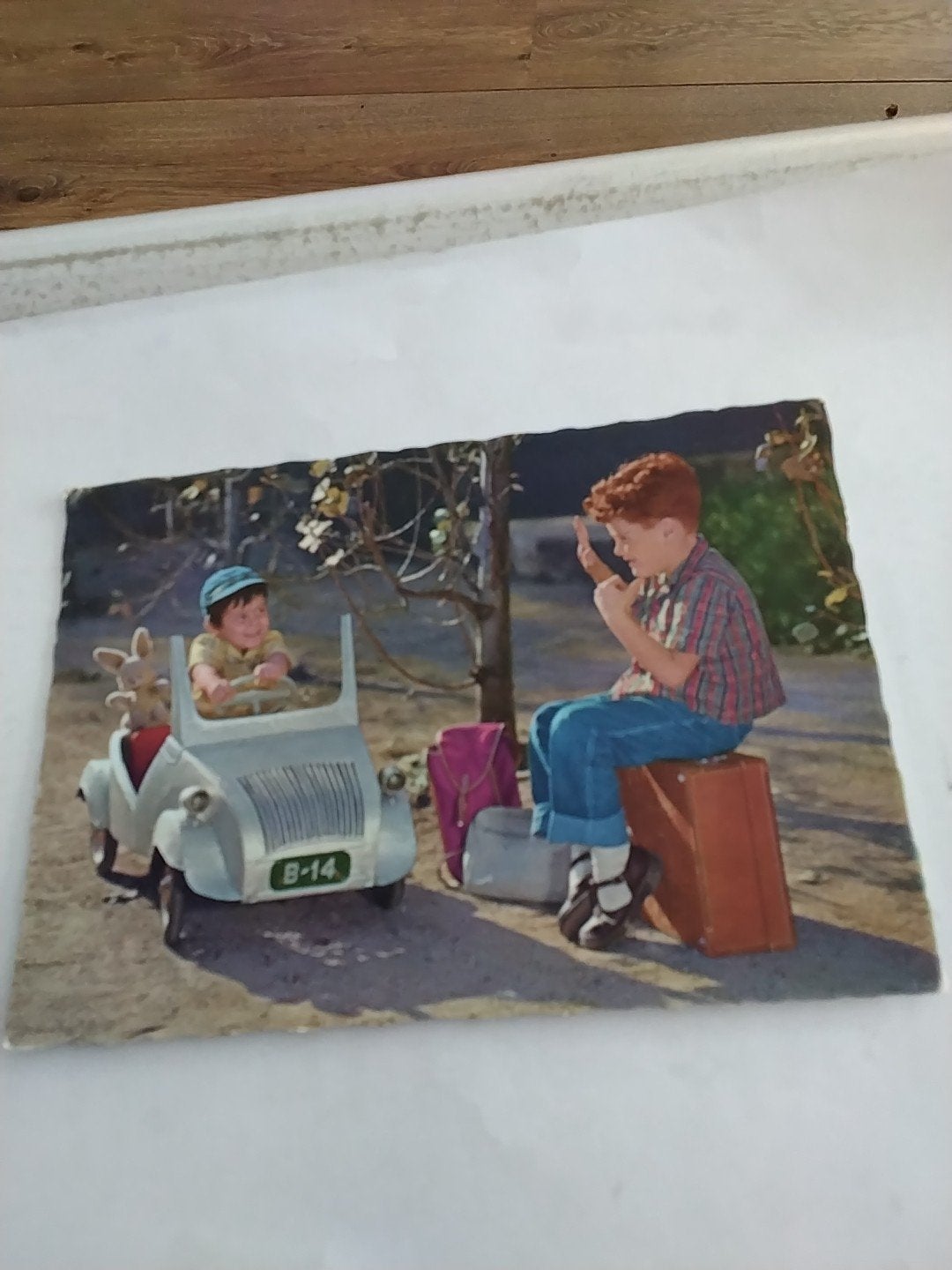 Vintage Franse Ansichtkaart - Jongens met Auto, Ophalen of Verzenden, 1940 tot 1960, Gelopen