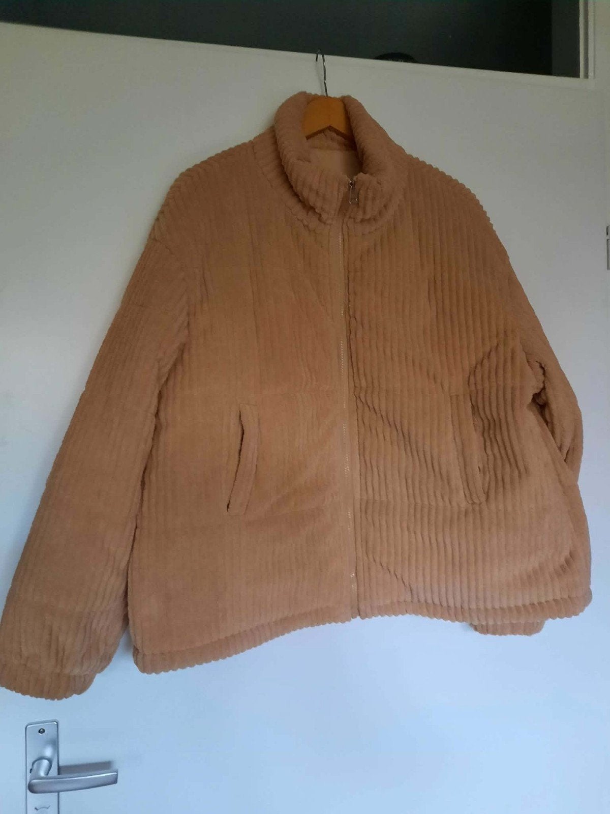 Mooie beige corduroy jas, maat M, Beige, Nieuw, Onbekend, Ophalen