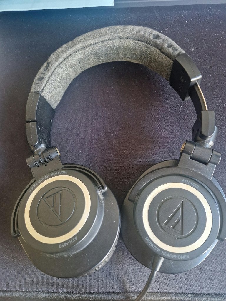 Audio-Technica ATH-M50-hoofdtelefoon – sterk versleten, Audio, Tv en Foto, Over-ear, Zwart, Ophalen, Overige merken