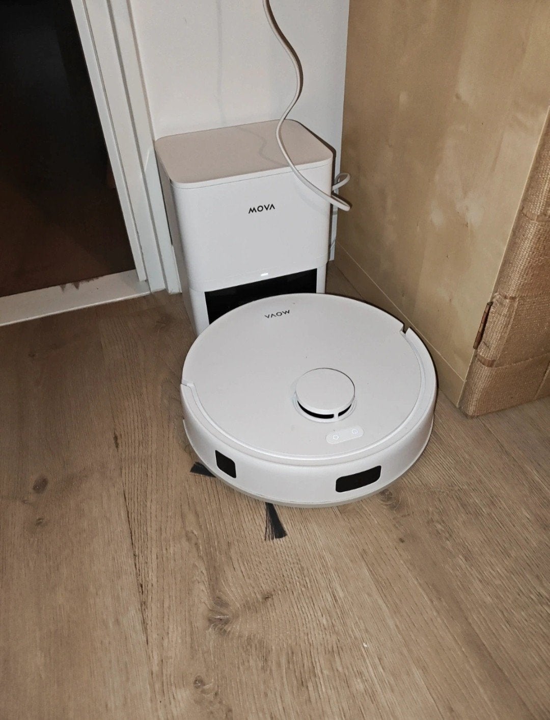 Mova E20 Plus Robotstofzuiger + Dweilfunctie + Leegstation, Overige merken, Ophalen of Verzenden, Zo goed als nieuw, Robotstofzuiger