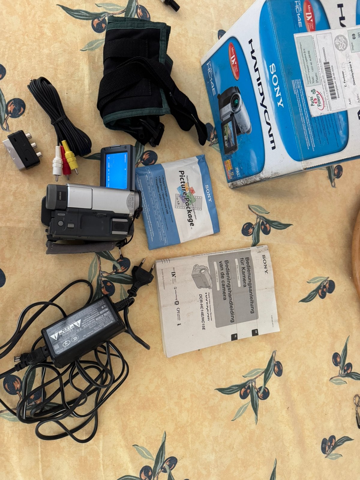 Sony Handycam DCR-HC14E. Als nieuw en helemaal compleet., Ophalen of Verzenden, Overige soorten, Camera