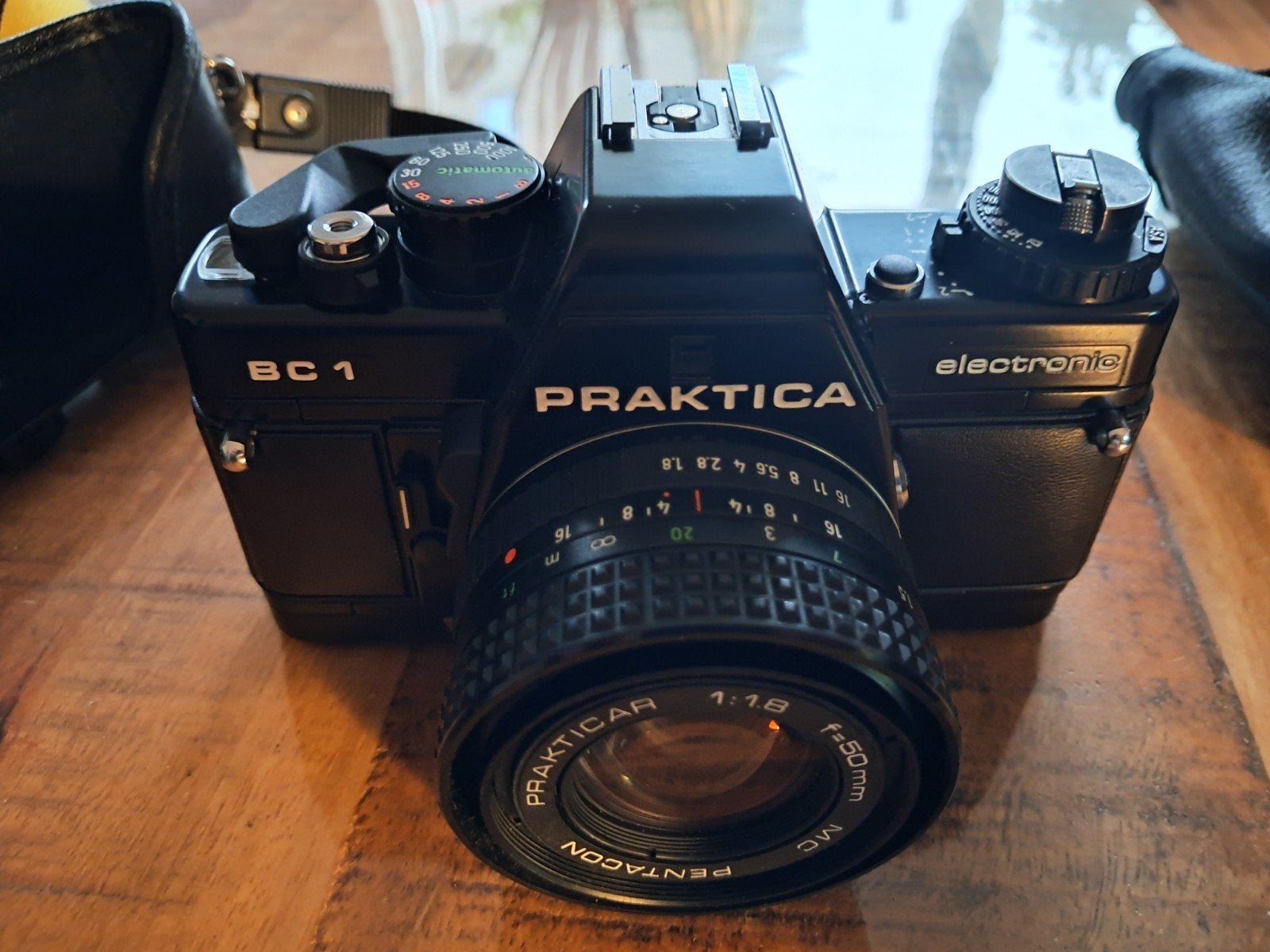 Praktica BC1 Spiegelreflexcamera met 2 lenzen en flitser, Ophalen of Verzenden, Gebruikt, Spiegelreflex, Overige Merken