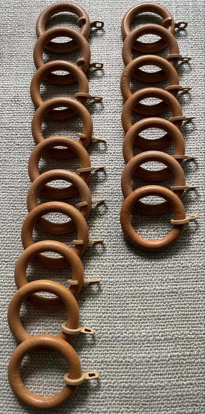 19 Vintage lichtbruine Gordijnringen met Haken, Met haken, Gebruikt, Bruin, Hout