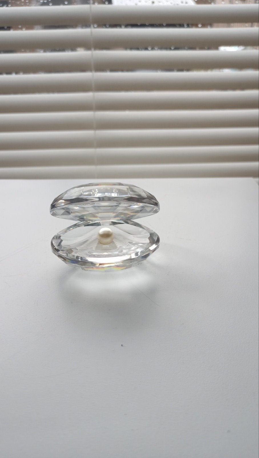 Swarovski oester met parel, Ophalen of Verzenden, Zo goed als nieuw, Figuurtje