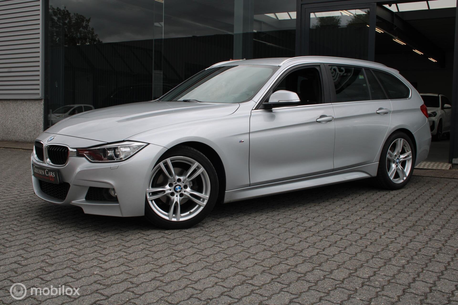 BMW 3-serie Touring 316i M Sport Edition High Executive/Trek, Gebruikt, 4 cilinders, Origineel Nederlands, Handgeschakeld