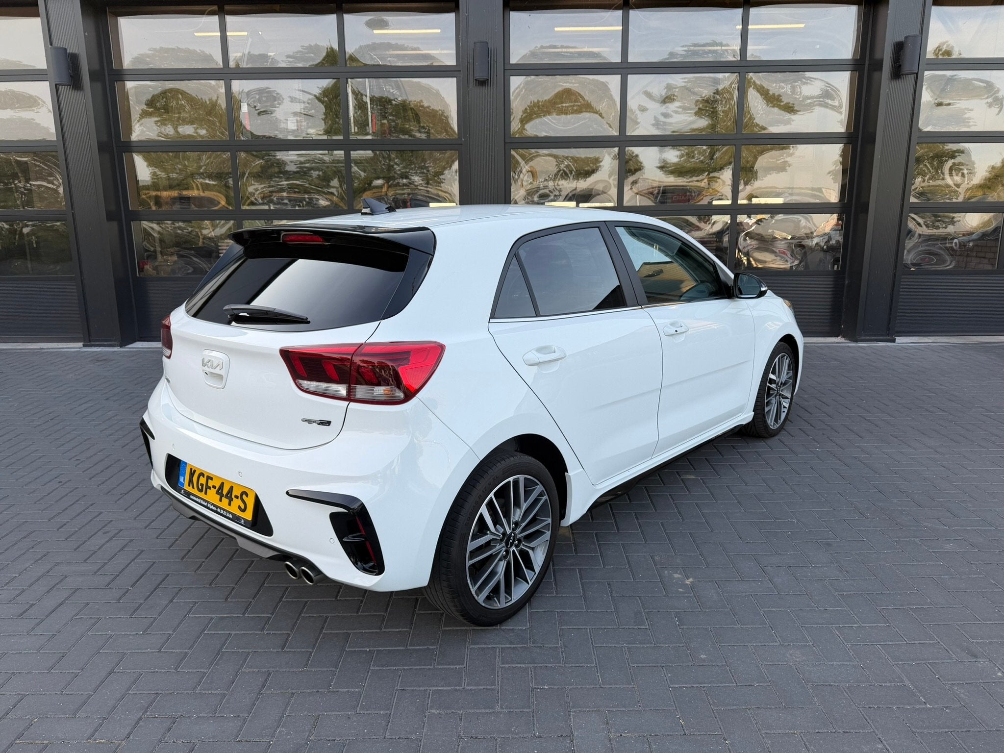 Kia Rio 1.0 T-GDI GT-Line Camera / Carplay (bj 2022), Auto's, Kia, 450 kg, Gebruikt, 100 pk, Wit