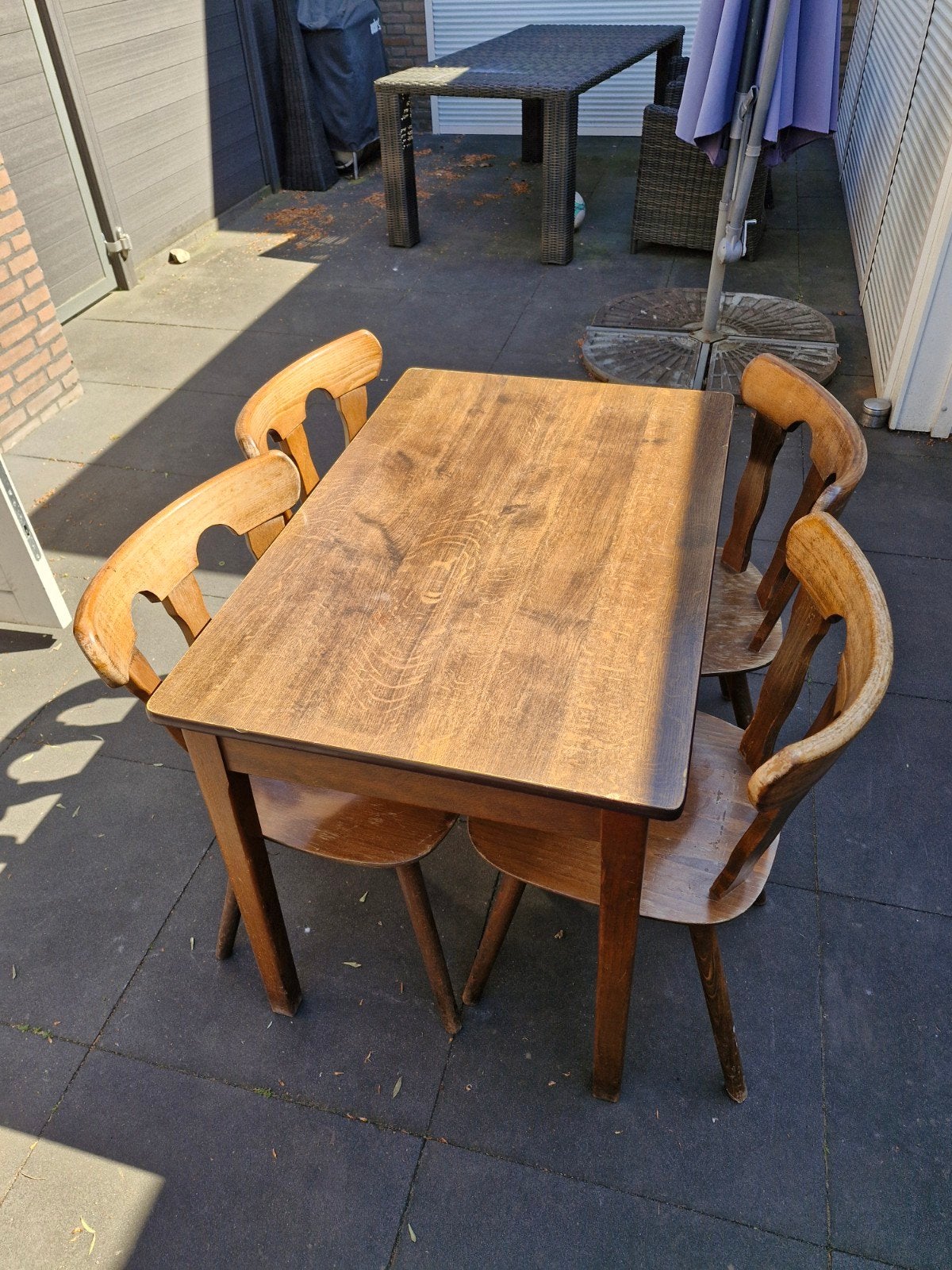 Houten tafel met 4 stoelen, Gebruikt, 100 tot 150 cm, Klassiek, Rustiek, Vier personen