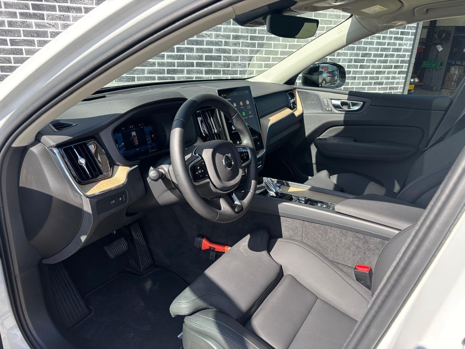 Volvo XC60 2.0 T6 Plug-in Hybrid AWD Ultra Dark | PHEV | Tre, Auto's, Gebruikt, Euro 6, 4 cilinders, 180 min