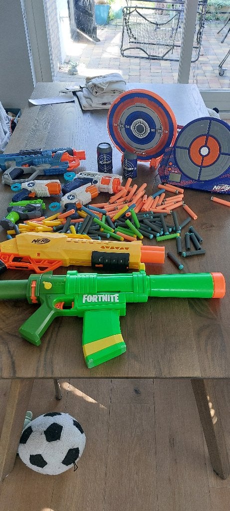 Nerfs met pijltjes en automatische schietschijf, Ophalen, Zo goed als nieuw