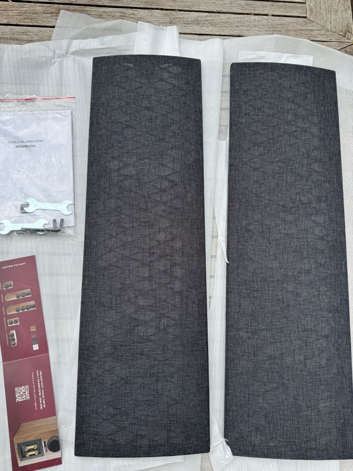 Nieuwe zwarte bekleding voor Dali speaker (6913-0512-1), Ophalen, Nieuw