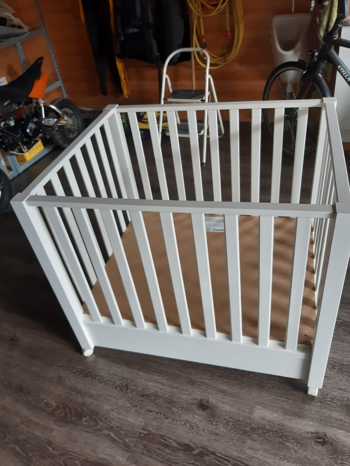 mooie box te koop, Ophalen, Gebruikt, Wieltjes