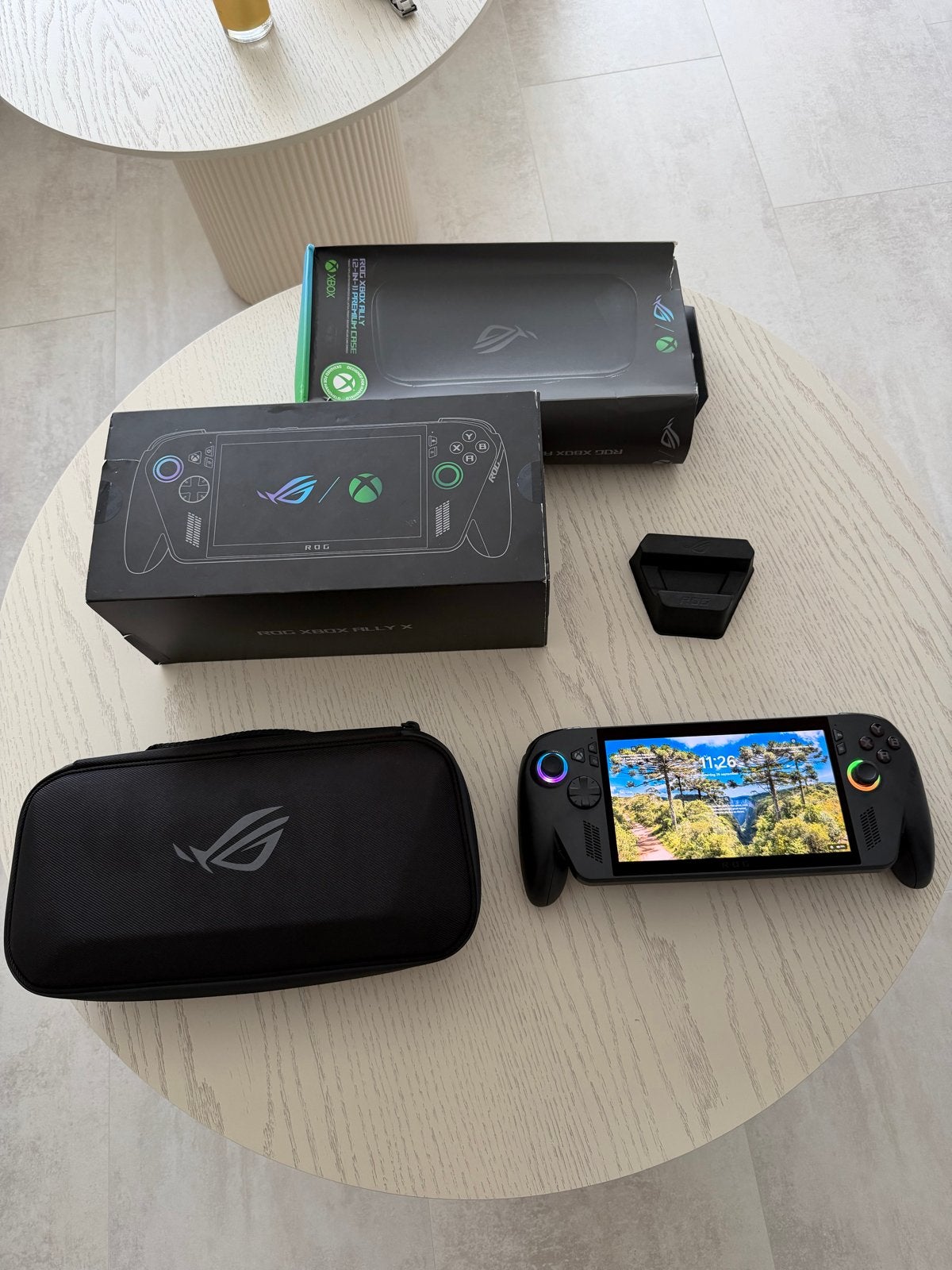 Foto 4 van Asus ROG Ally Z2 Extreme 1TB  *MET GARANTIE*